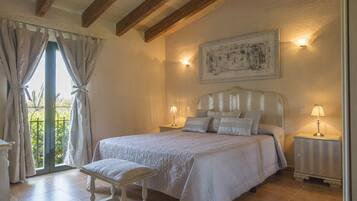 House | 4 bedrooms, iron/ironing board