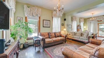 Rumah (6 Bedrooms) | Interior