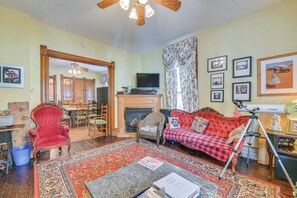 House (6 Bedrooms) | Interior