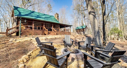 3 Mi to Dtwn Ellijay: Tree-lined Cabin w/ Deck!