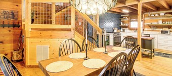 3 Mi to Dtwn Ellijay: Tree-lined Cabin w/ Deck!