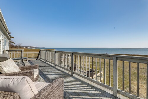 11 Mi to Chincoteague: Atlantic Home w/ Decks!
