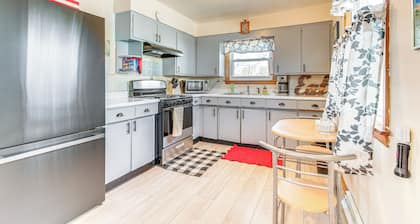 < 1 Mi to Route 66: Home w/ Large Yard!