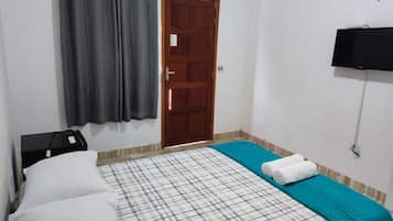 Quarto triplo família | Cofres nos quartos, cortinas blackout, ferros/tábuas de passar roupa