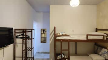 Chambre Quadruple Familiale, dortoir mixte