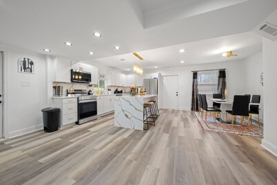 Atlanta Royal Vista Manor Retreat