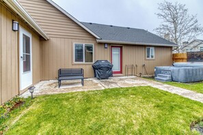 Terrace/patio - Heart of Sisters Suite (Sisters)