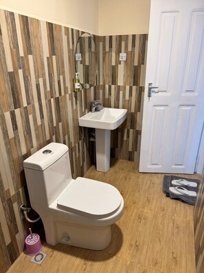 Laptop workspace - Summit Retreat (Moshi)