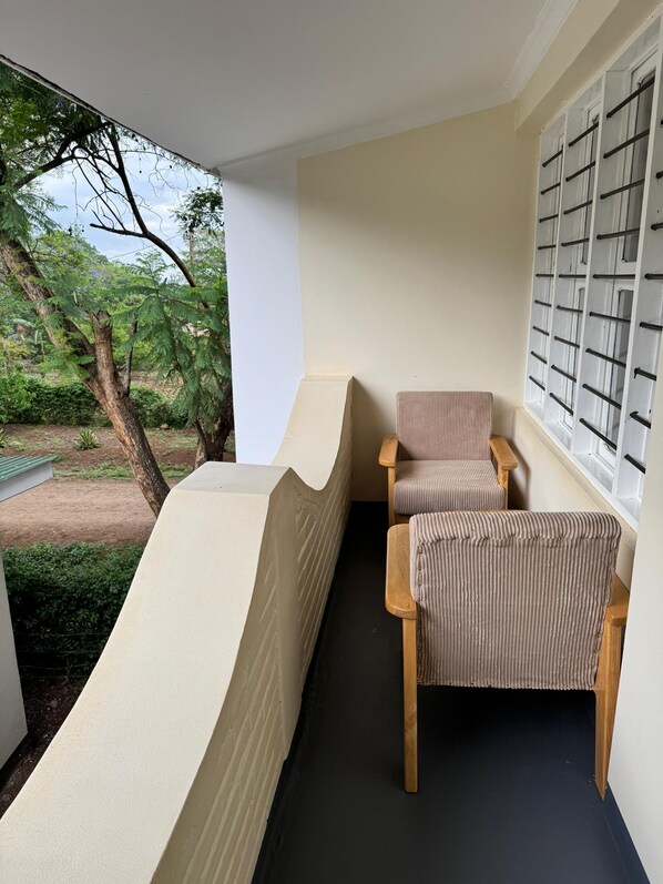 Laptop workspace - Summit Retreat (Moshi)