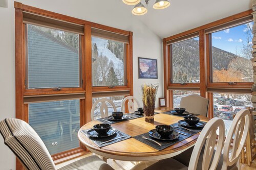 Perfect Base | Lift 7 + Ski & HotTubs Access 3 Bd, 3 Ba, Sleeps 8