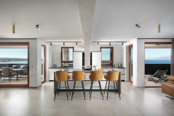 Premium Apartment, 4 Bedrooms, Pool Access, Sea View | Private kitchen | Electric kettle