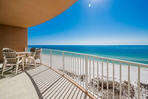 Condo, 2 Bedrooms | Outdoor dining