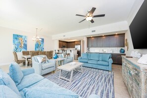 Condo, 2 Bedrooms | Living area