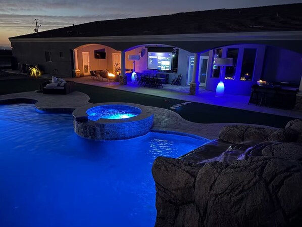 House, 5 Bedrooms | Pool - Luxury Home With Slide Pool/spa/movie Theatre 5 Bedroom Home (Casa Grande)