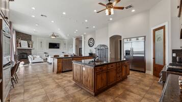 Rumah, 5 kamar tidur | Interior