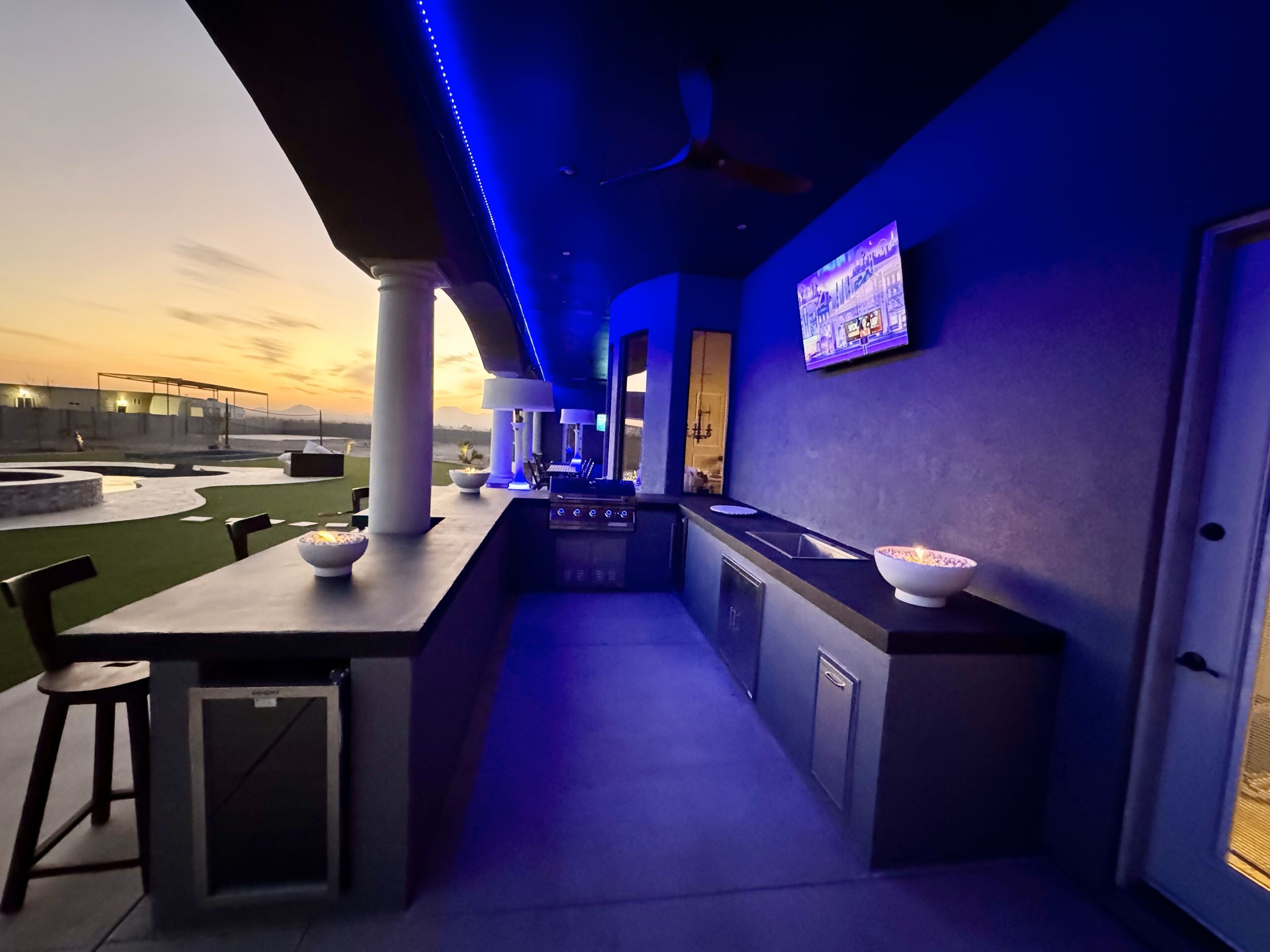 House, 5 Bedrooms | Bar (on property)