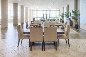 Condo, 3 Bedrooms | Lobby