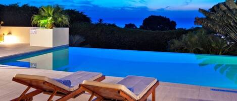 Villa, 4 Bedrooms | Kolam renang