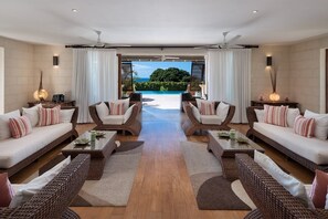 Villa, 4 Bedrooms | Living area