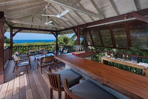 Vila, 4 kamar tidur | Tempat makan outdoor