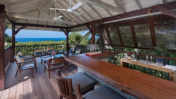 Villa, 4 Bedrooms | Outdoor dining