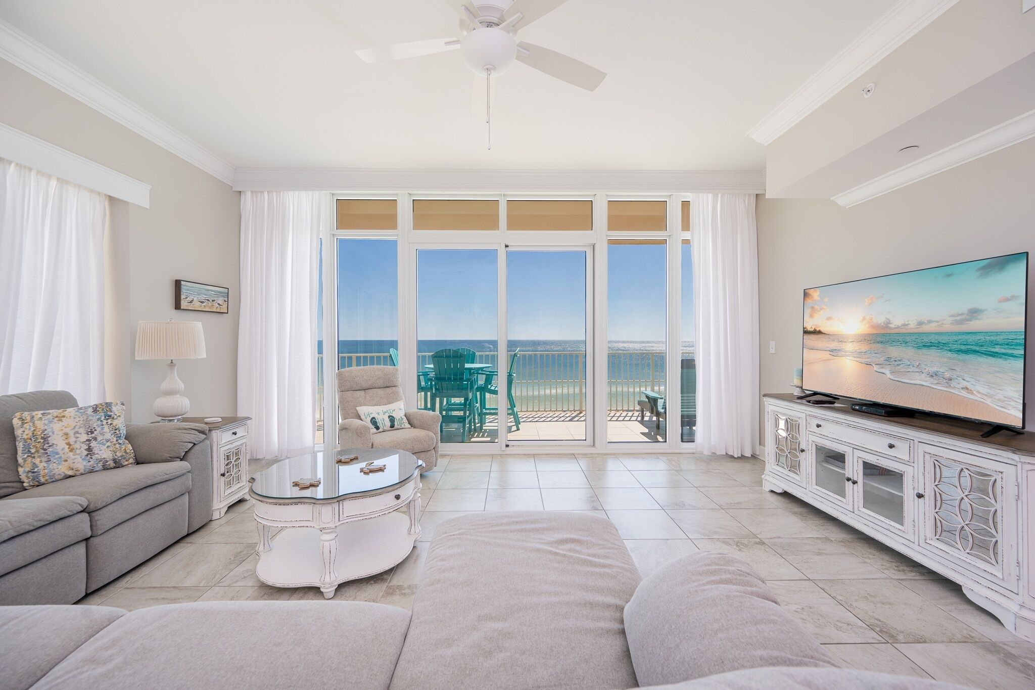 Condo, 4 quartos | Área de estar