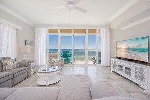 Condo, 4 Bedrooms | Living area