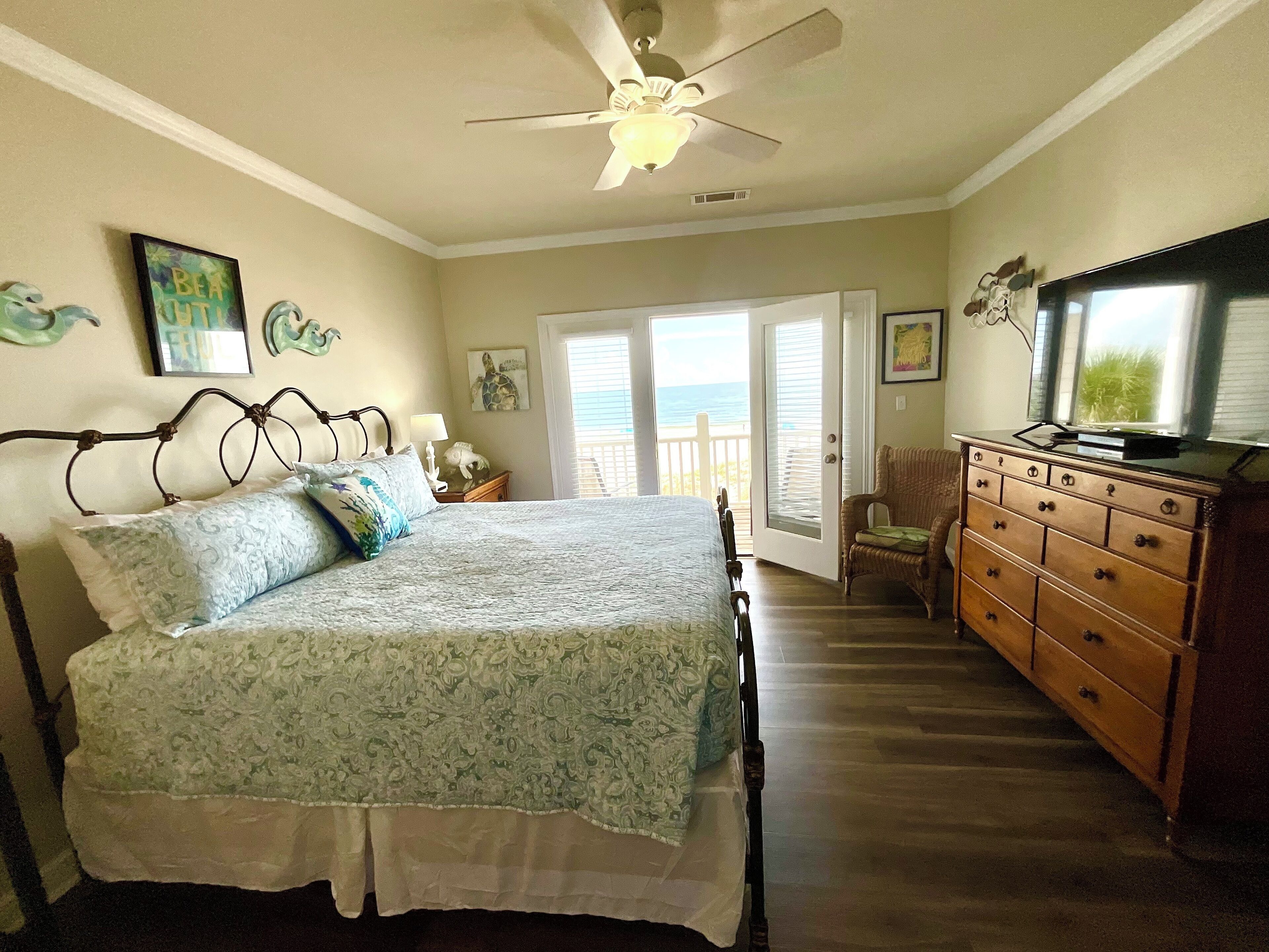 5 bedrooms, iron/ironing board, free WiFi, bed sheets