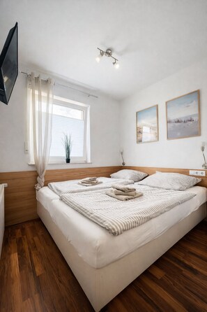 1 bedroom, travel crib, free WiFi, bed sheets