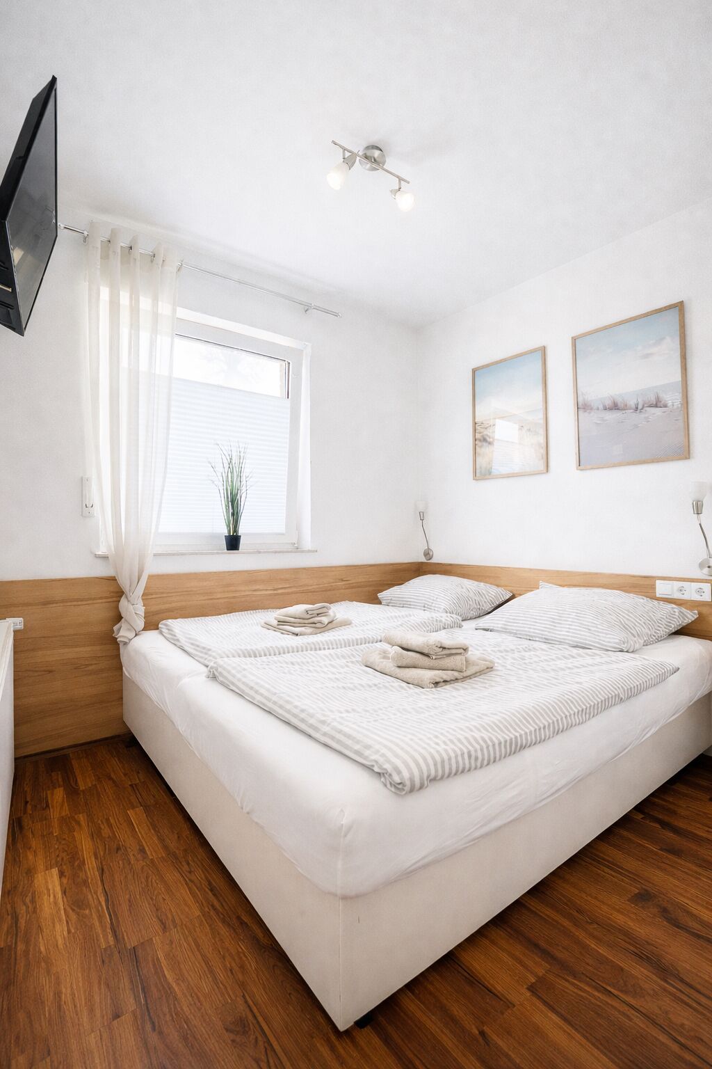 1 bedroom, travel crib, free WiFi, bed sheets