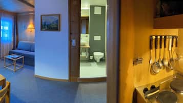 Comfort-Apartment, Balkon, Talblick | 1 Schlafzimmer, Schreibtisch, laptopgeeigneter Arbeitsplatz