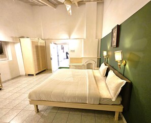 Comfort Room, Balcony, Garden View | Desk, free WiFi - iSTAYS The Colonial Villa Yercaud (Yercaud)