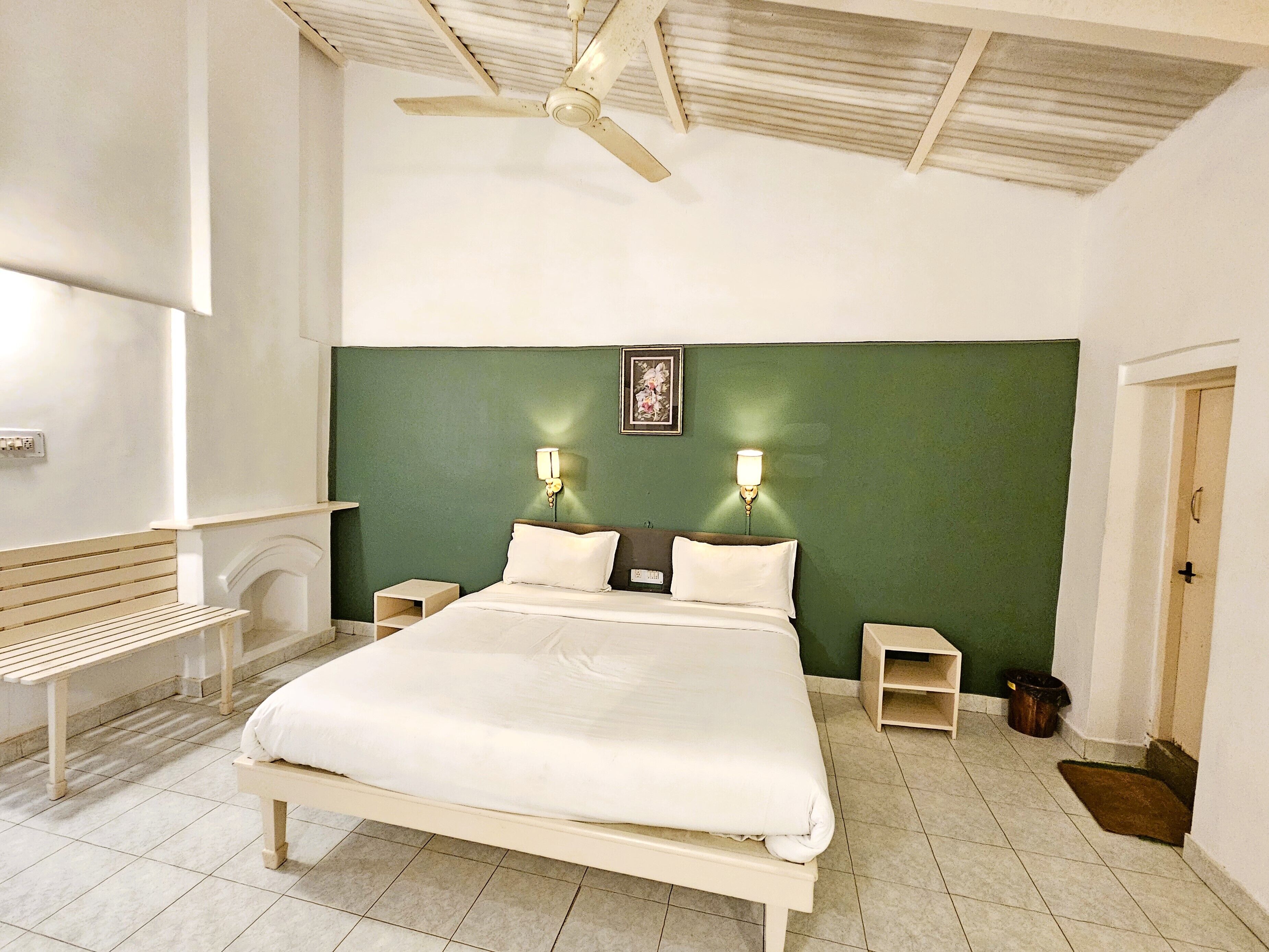 Comfort Room, Balcony, Garden View | Desk, free WiFi