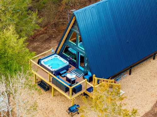Creekside A-frame Hot Tub•1st FL King Suite🖤PET