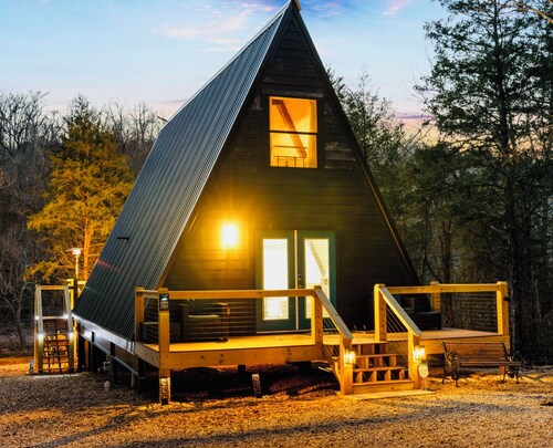 Creekside A-frame Hot Tub•1st FL King Suite🖤PET