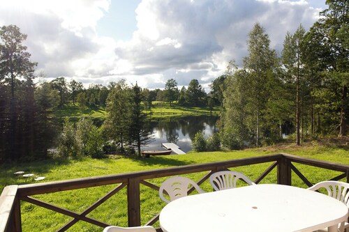 Cottage old charm, private location, jetty, swimming, boat, free fishing, sauna.