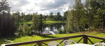 Cottage old charm, private location, jetty, swimming, boat, free fishing, sauna.