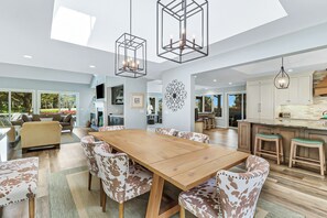 Dining - Elegant Golf View Retreat with Private Pool & Peek-a-Boo Ocean Views (Hilton Head Island)