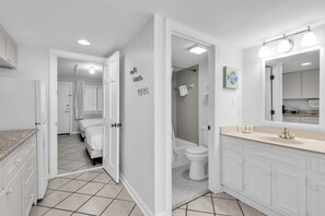 Signature Condo, 1 Bedroom, Balcony, Beachfront | Bathroom | Combined shower/tub, free toiletries, hair dryer, towels - Bluewater Resort 720 (Myrtle Beach)