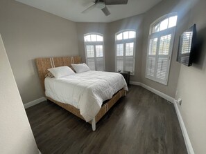 3 bedrooms, iron/ironing board, free WiFi, bed sheets - Beautiful 3-bedroom house in a gated community in Estero. Pool, Spa, Fitness (Fort Myers)