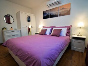 3 slaapkamers, een strijkplank/strijkijzer, wifi, beddengoed