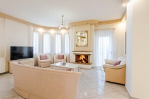 TV, caminetto, impianto stereo, studio