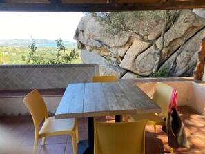 Outdoor dining - [Emerald Coast] House with a view of the Magdalena (San Pasquale)