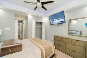 3 bedrooms, desk, iron/ironing board, free WiFi