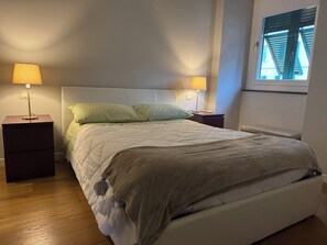 1 soverom, strykejern/-brett, wi-fi og sengetøy