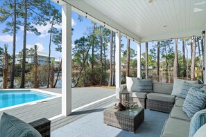 A heated pool - Lakefront | Private Heated Pool | Bikes | Beach Gear (Santa Rosa Beach)