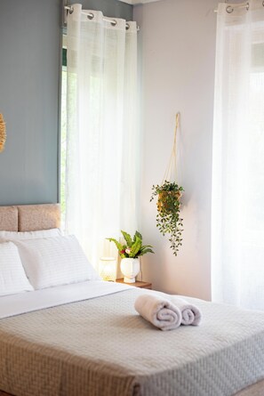 3 chambres, fer et planche à repasser, Wi-Fi, draps fournis
