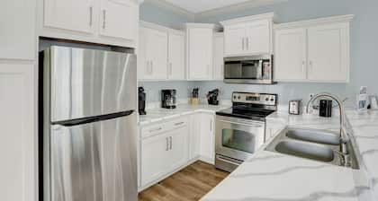 Beach House | Sleeps 18 | Sunwatch Cottages