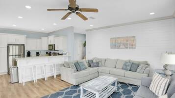 Televisión y chimenea