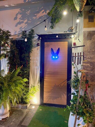 Chill & Party Smart Home with 85”TV & Soundproof with 200m to MRT Station